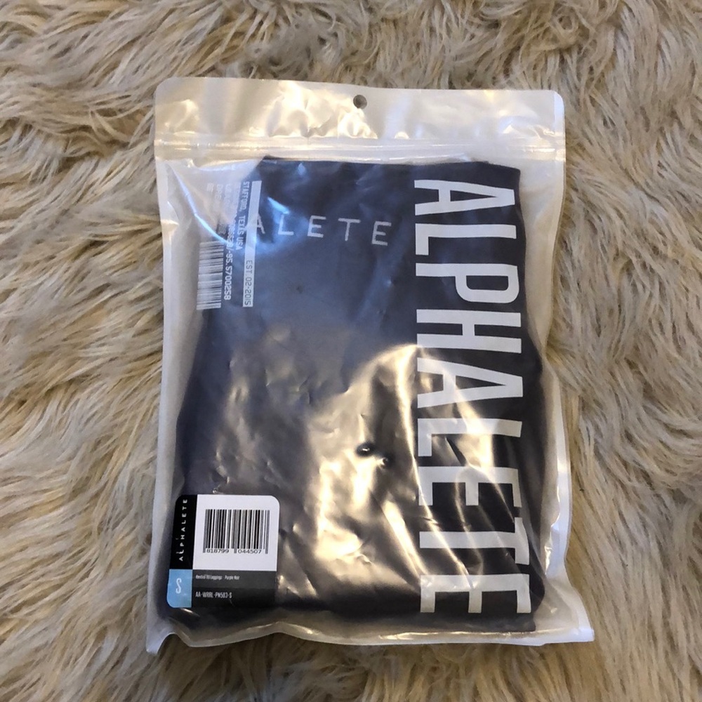 Alphalete R6 purple noir